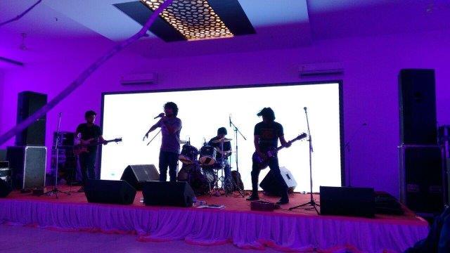 famous live band vadodara